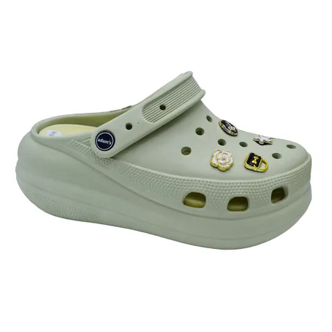 Γυναικεία δίσολα Clogs με Pins Adams - Μπέζ