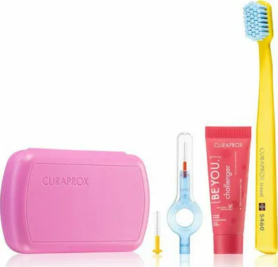 Curaprox Be You Ροζ Travel Set - Οδοντόπαστα, 10ml & Οδοντόβουρτσα, 1τμχ. & Μεσοδόντια, 2τμχ.